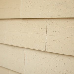 Creaton Motio Creme Wirecut facade i perspektiv, close up