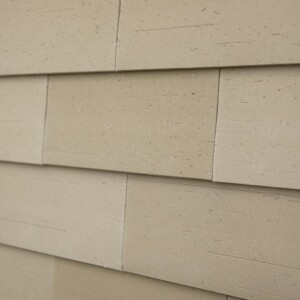 Creaton Motio Silk Grey Wirecut facade i perspektiv, closeup