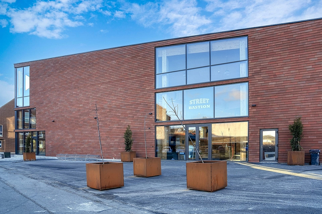 Fredericia Street Bastion, Creaton Motio, Oak Brown Wire Cut