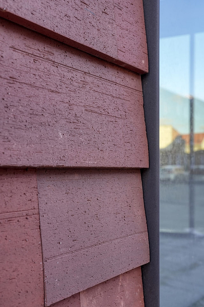 Fredericia Street Bastion, Creaton Motio, Oak Brown Wire Cut