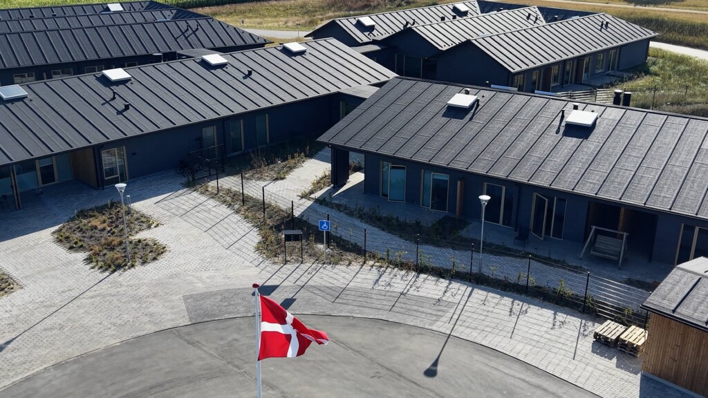 Fjordlykke – Botilbud Thisted, Creaton Motio, Dark Grey Reduction