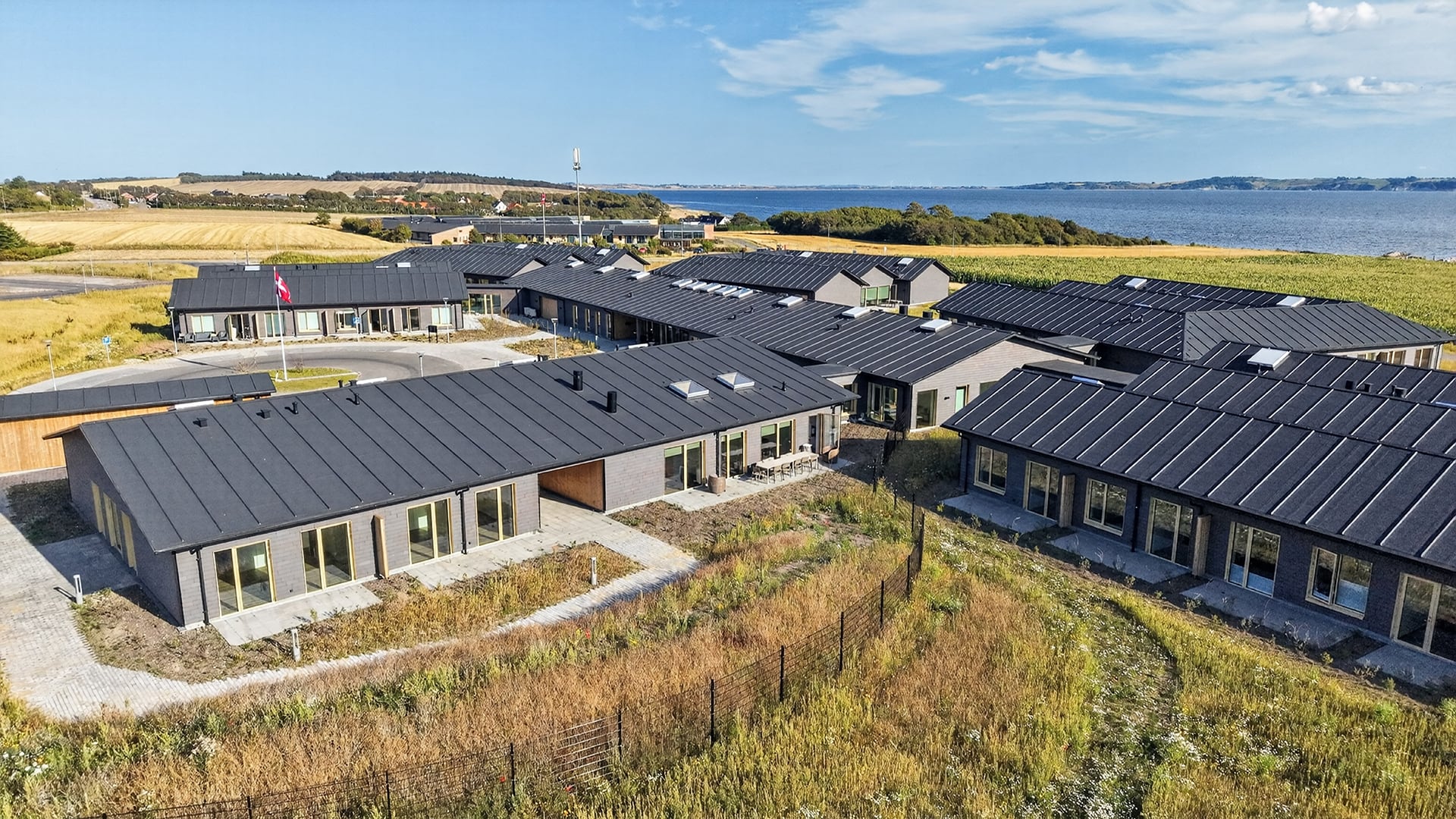 Fjordlykke – Botilbud Thisted, Creaton Motio, Dark Grey Reduction
